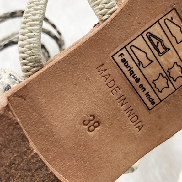 Free People Juliette Wrap Leather Sandals Snakeskin Print Flats Gladiator - Picture 8 of 10